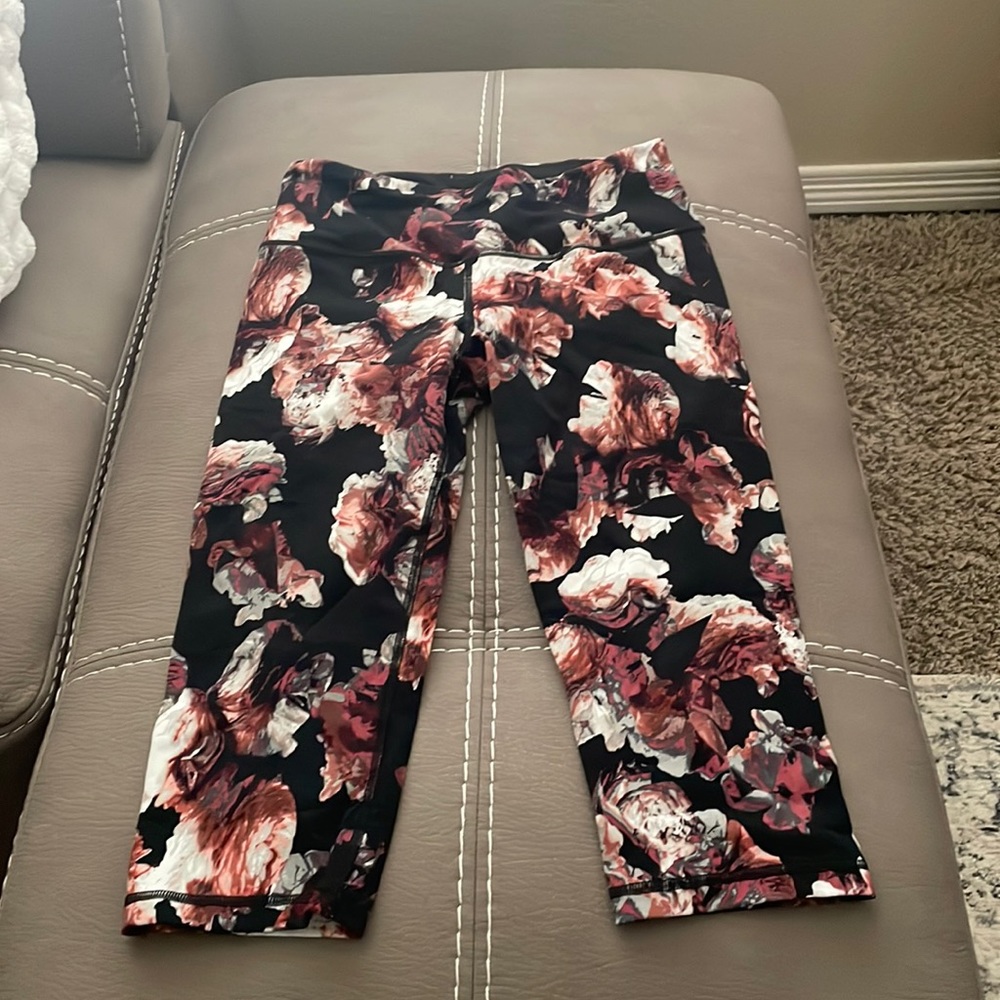 Original VS Sport flower print capri.